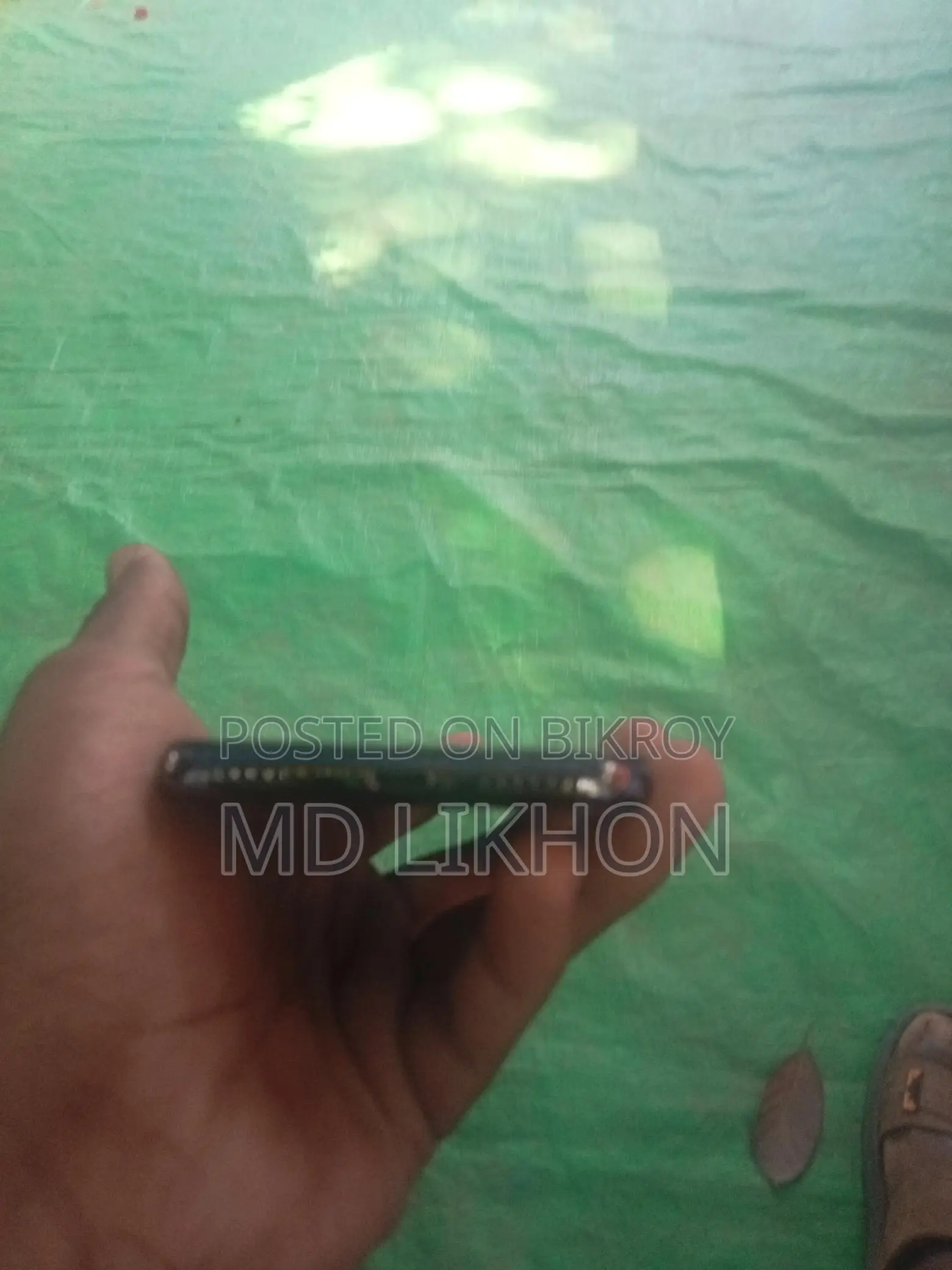Apple iPhone XS . (Used)
