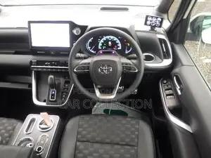 Toyota Voxy SZ Hybrid Pearl 2023