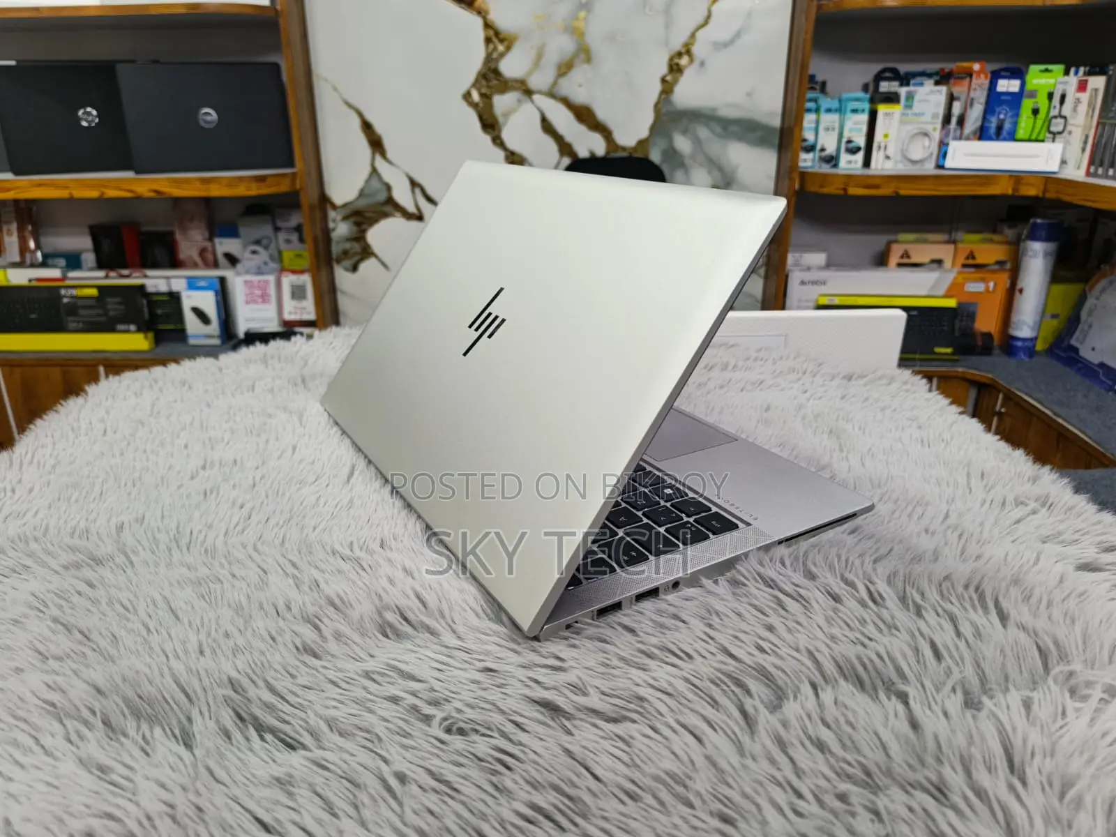 HP Elitebook 835 G8 Amd Ryzen 5 Pro 5650u RAM 8gb SSD 256gb