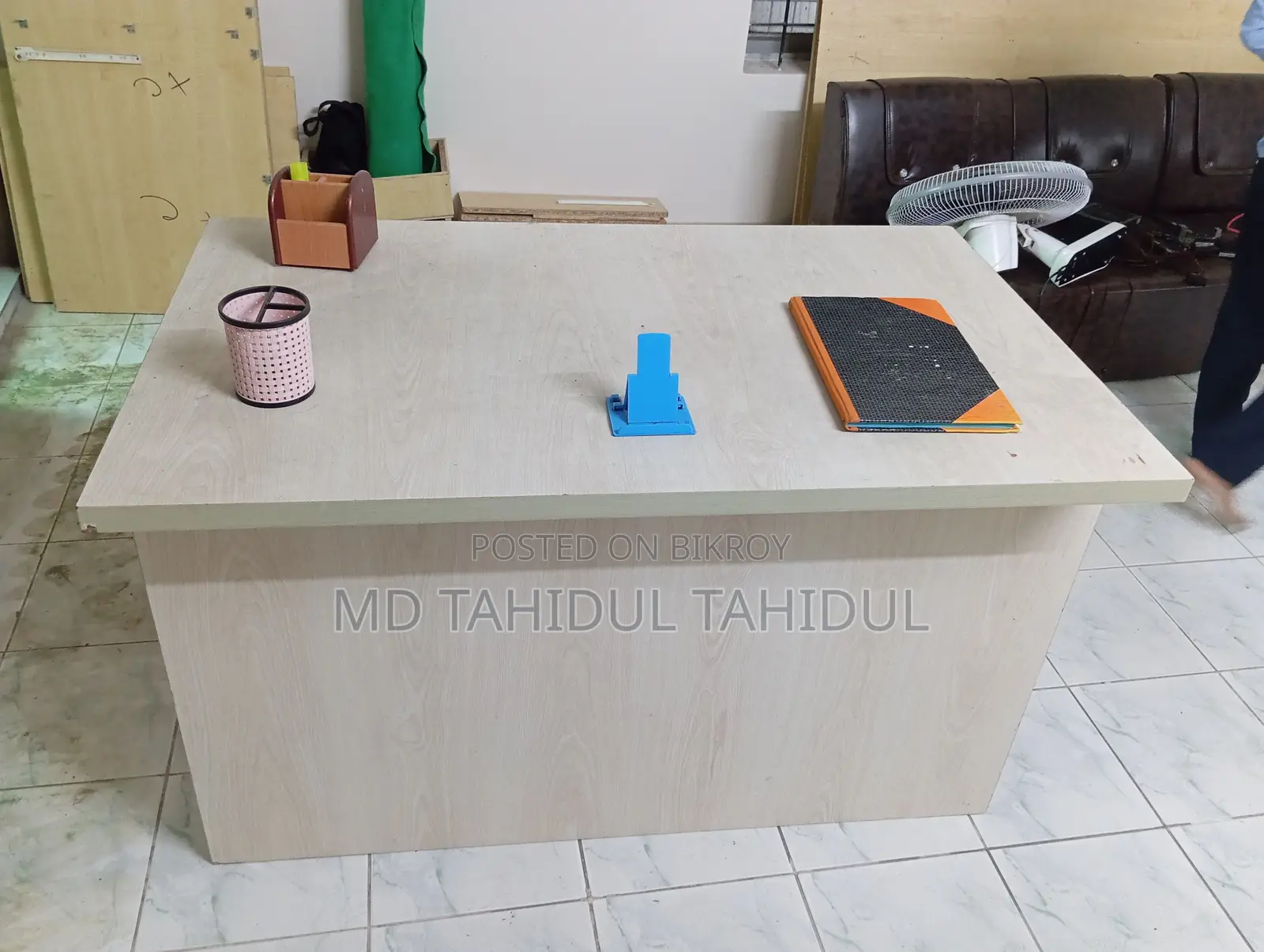 টেবিল ৪ টি
