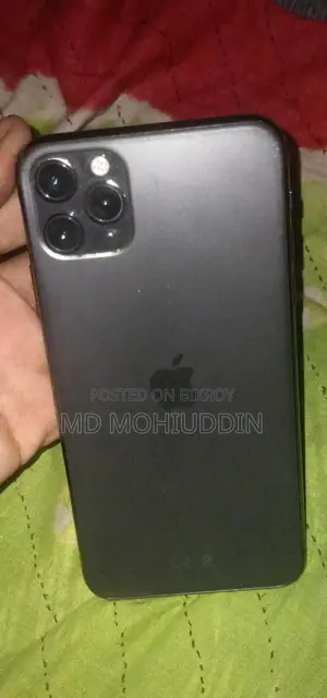 Apple iPhone 11 Pro Max . (Used)