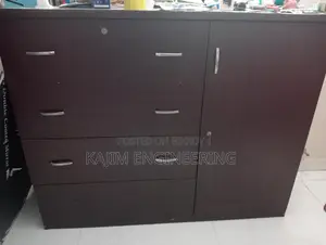 পুরনো ওয়ারড্রব বিক্রি