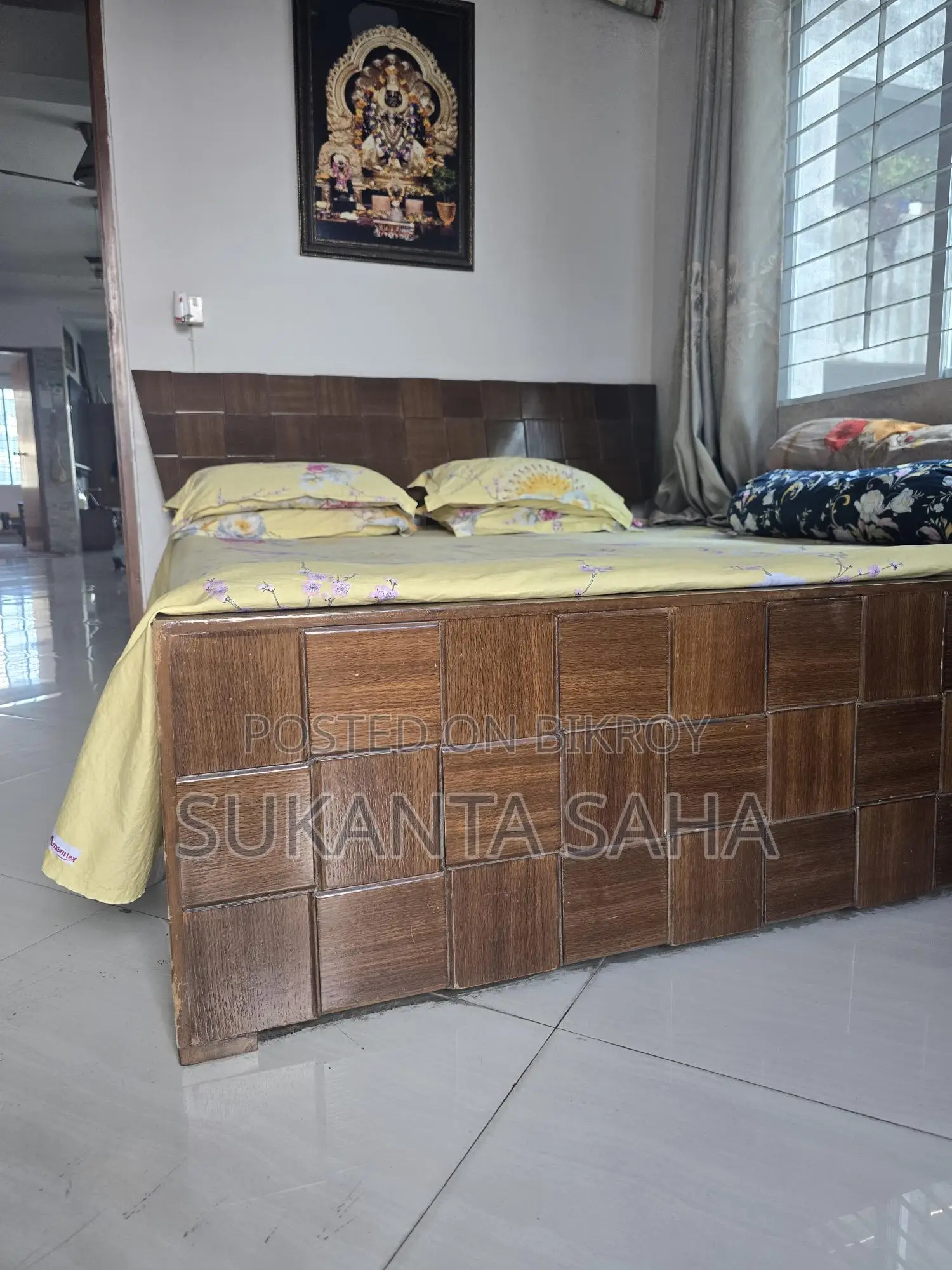 বিক্রয় হবে: প্রিমিয়াম ওক ভিনিয়ার কিং সাইজ বেড