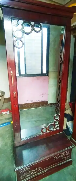 মালয়েশিয়ান উডের ড্রেসিং টেবিল