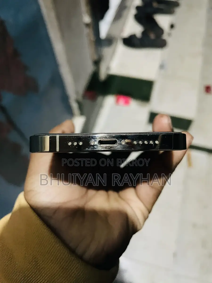 Apple iPhone 12 Pro . (Used)