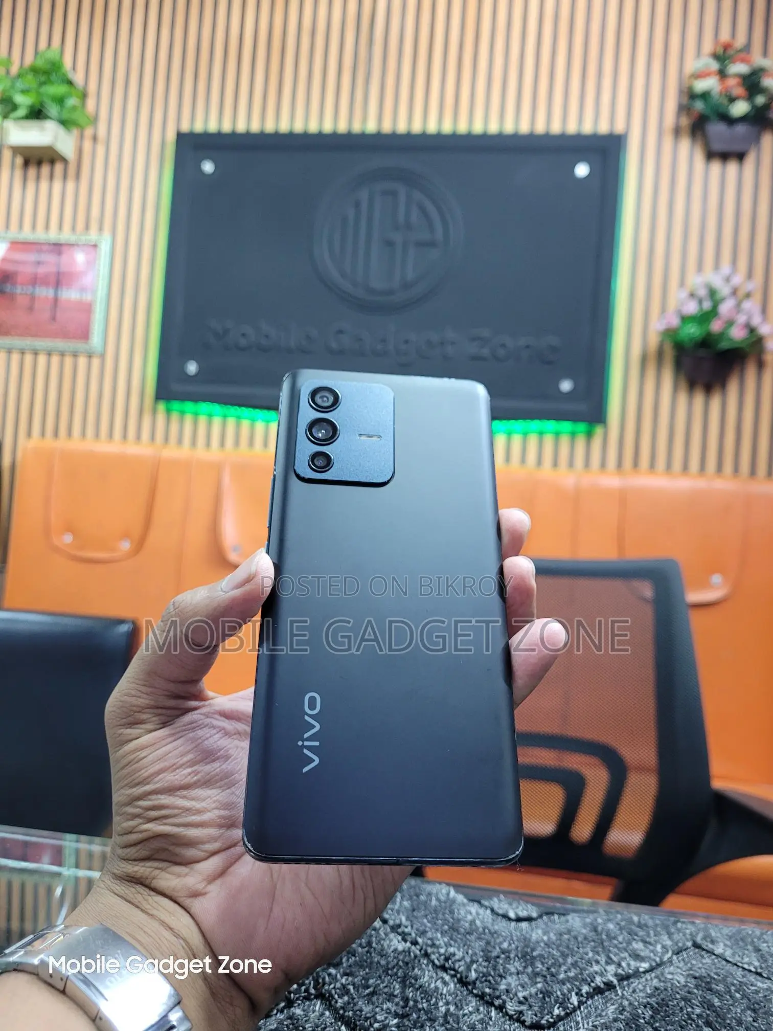 Vivo V23 Pro 5G 12/256 (Used)