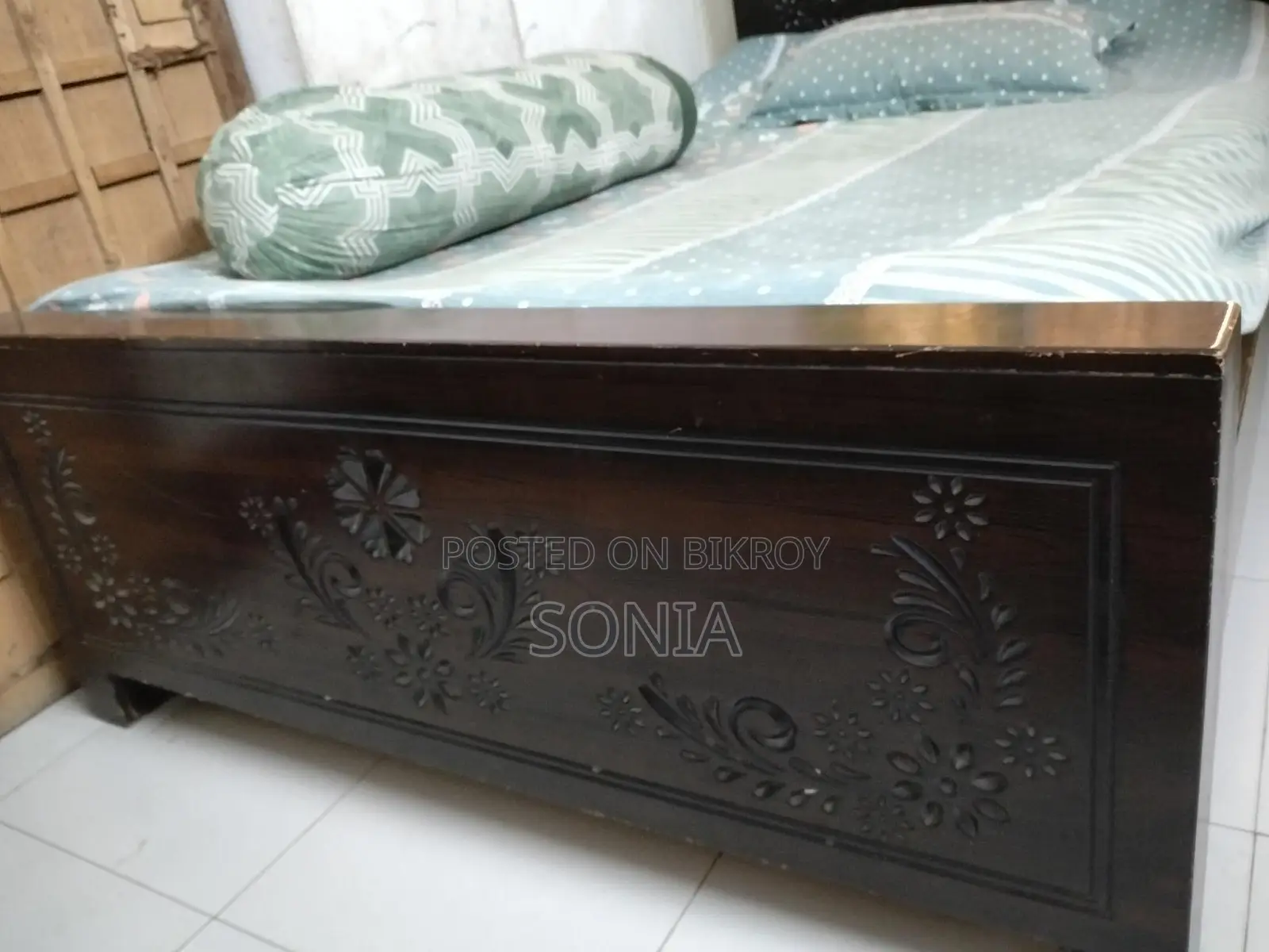 Selling with mattress