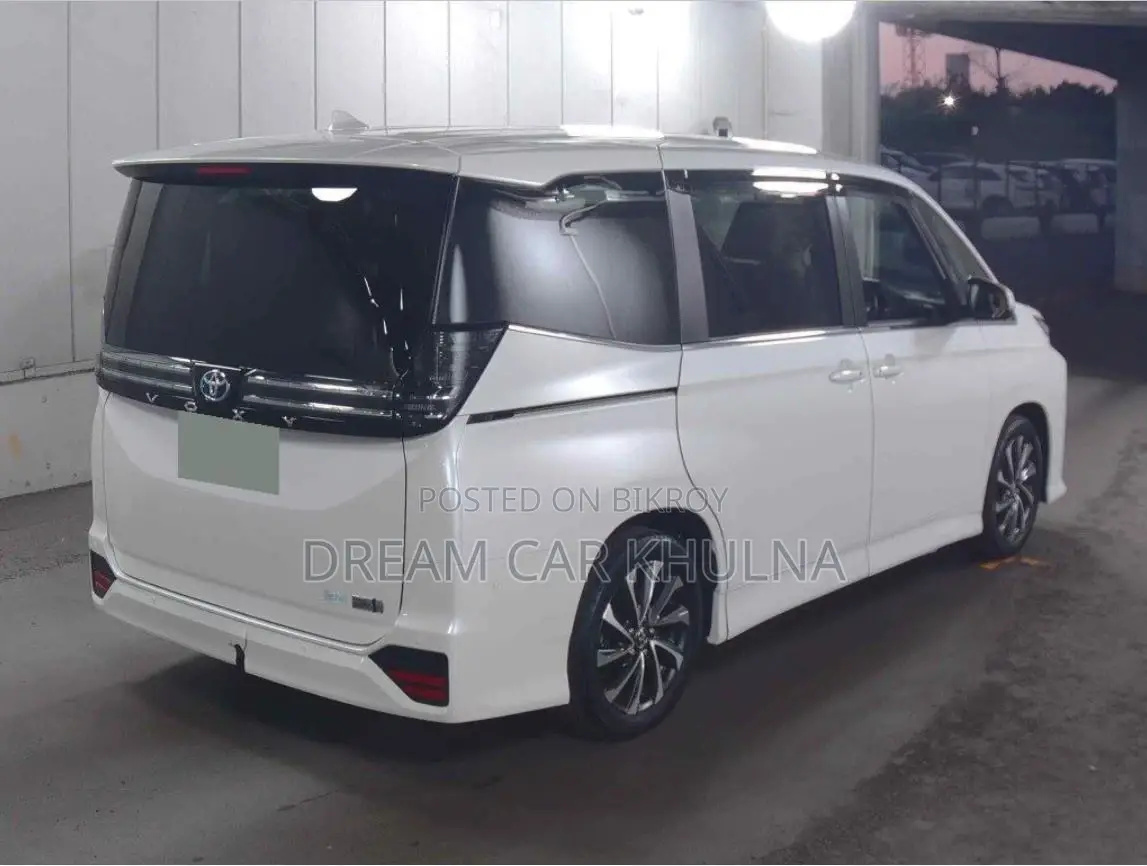 Toyota Voxy S-Z ফুল অপশন ২০২৩ ২০২৬