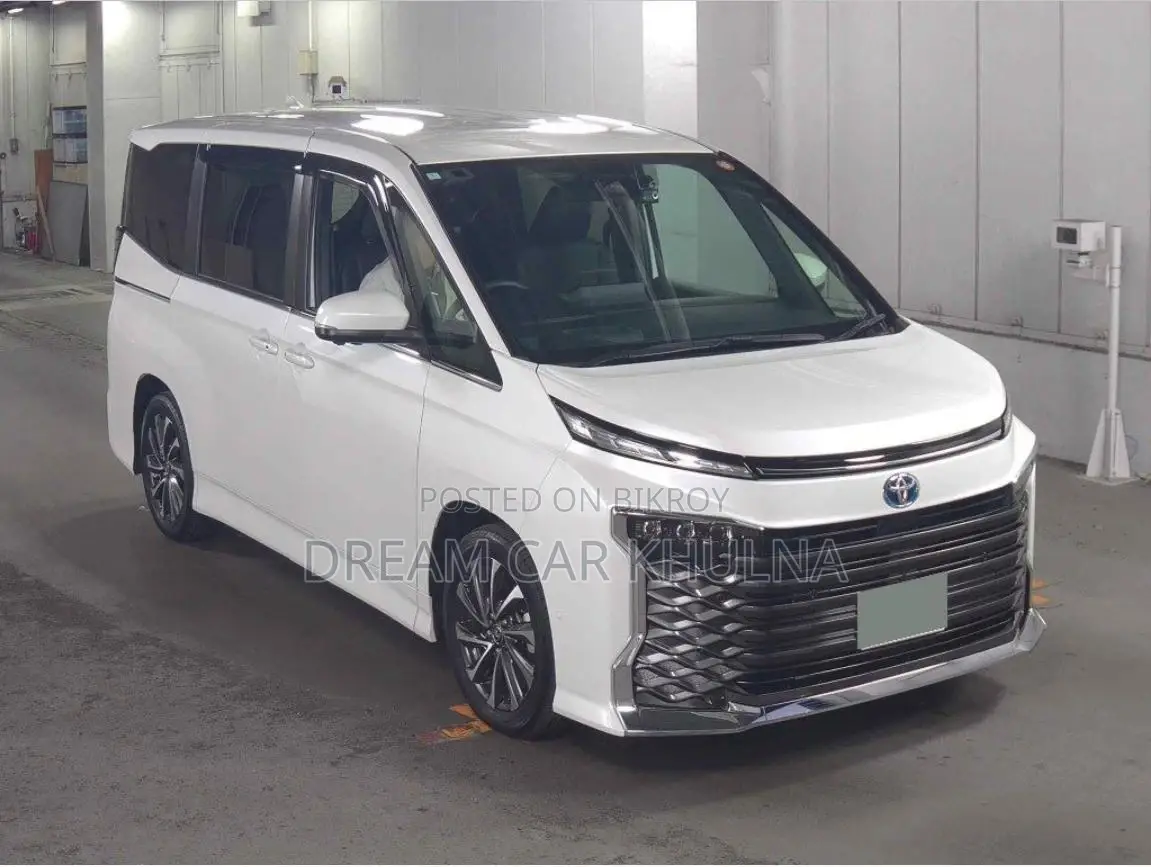 Toyota Voxy S-Z ফুল অপশন ২০২৩ ২০২৬