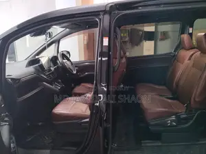 Toyota Esquire Hybrid Gi Package 2019