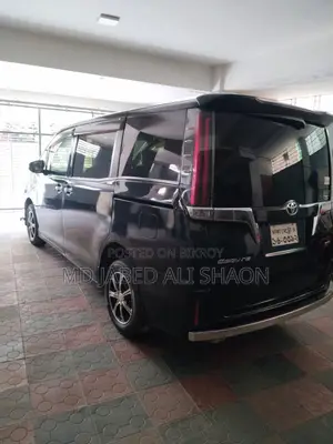 Toyota Esquire Hybrid Gi Package 2019