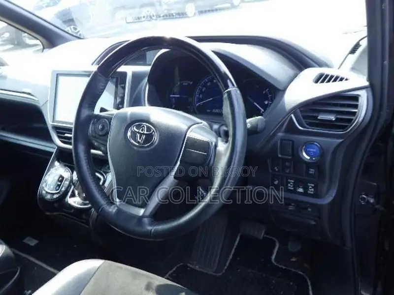Toyota Esquire 2022