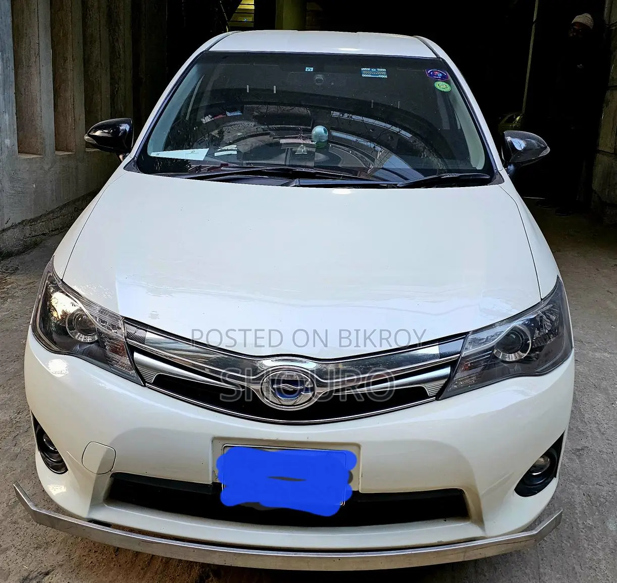 Toyota Axio G Premium Hybrid. 2013