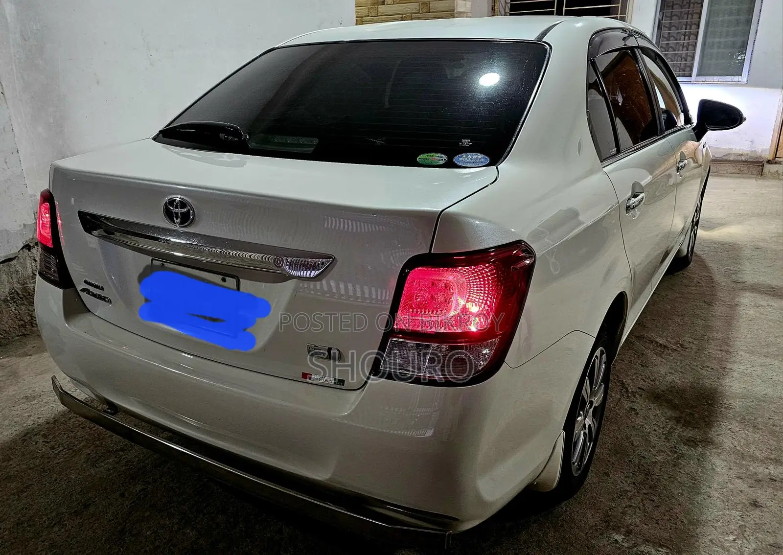 Toyota Axio G Premium Hybrid. 2013
