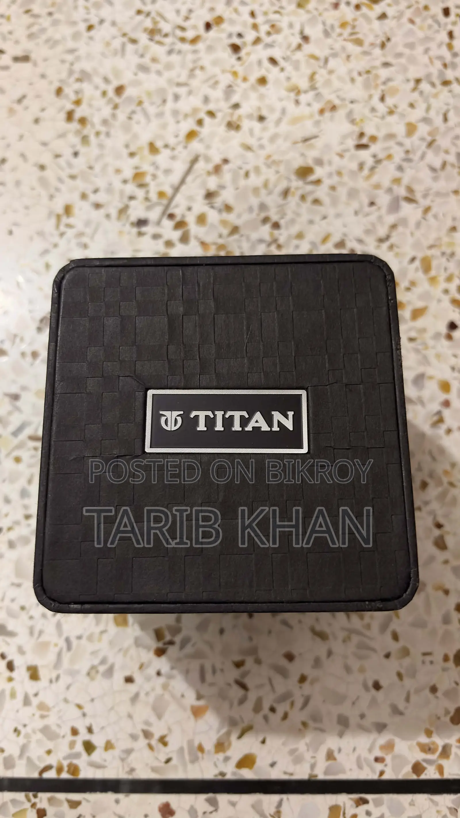 Titan 1584sm03 কোয়ার্টজ এনালগ ডেট হোয়াইট ডায়াল স্টেইনলেস স্টিল ঘড়ি