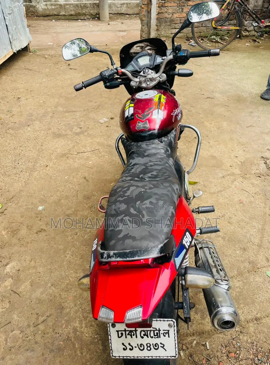 Bajaj Pulsar 150 . 2011