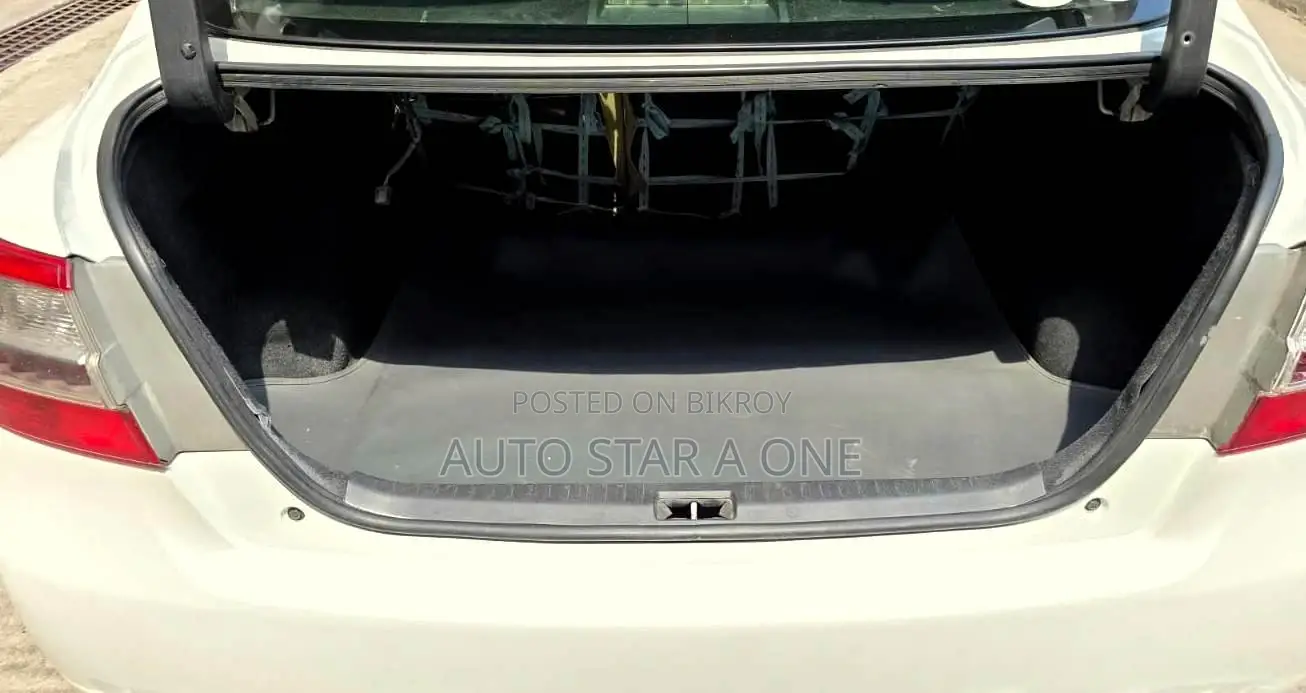 Toyota Premio F Octane Drive 2011