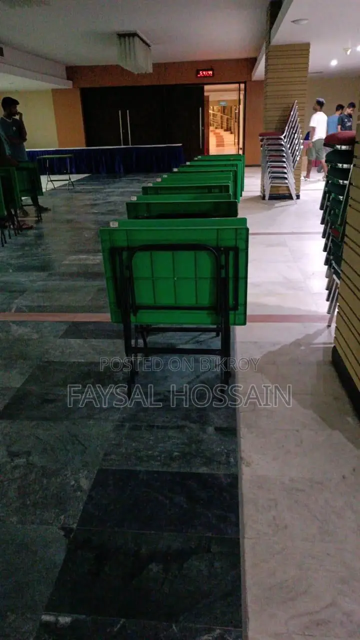 Folding Table Size 27 / 19 Inche.