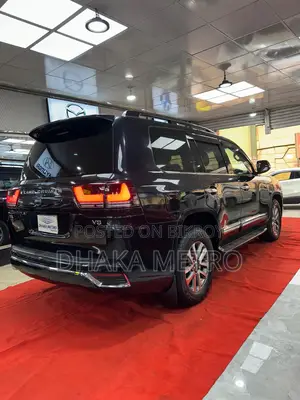 Toyota Land Cruiser V8 2011