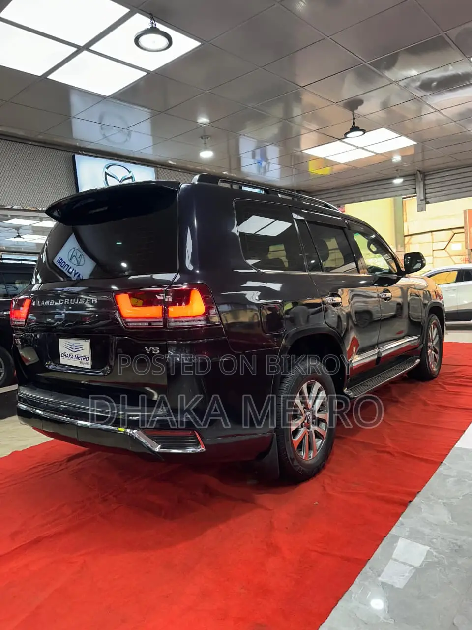 Toyota Land Cruiser V8 2011