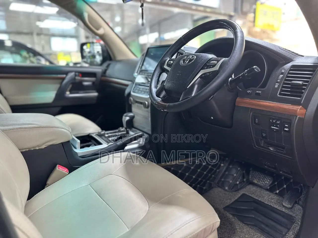 Toyota Land Cruiser V8 2011