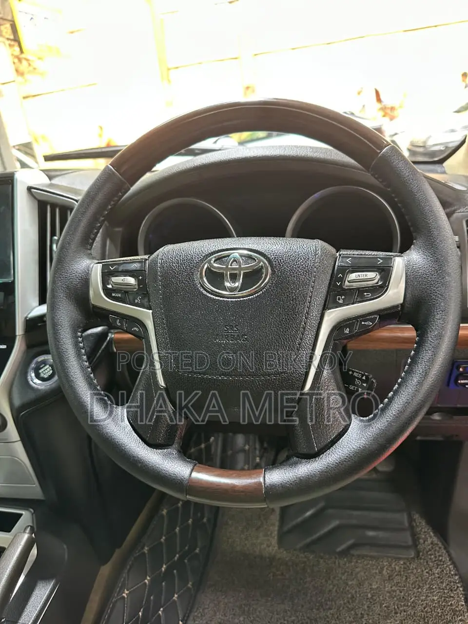 Toyota Land Cruiser V8 2011