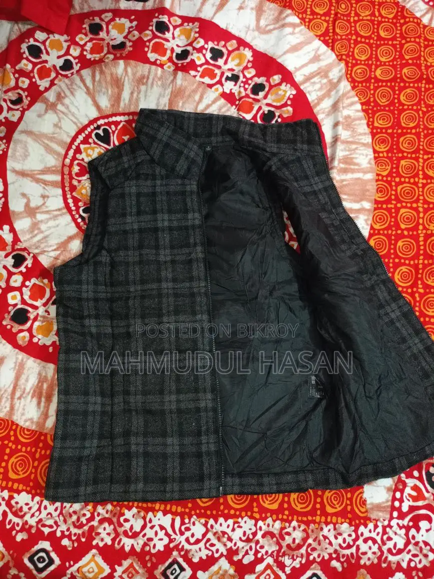 Uniqlo Brand Half Jacket