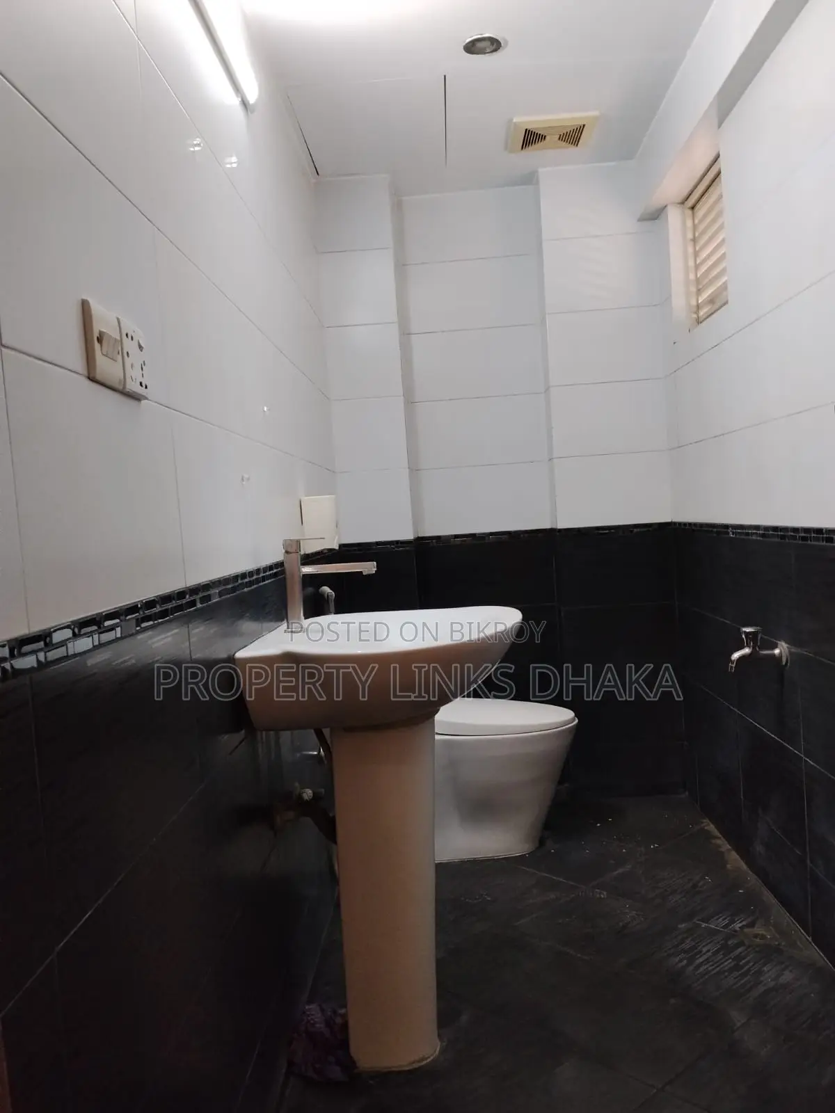 Semi-furnished Commercial Office in Banani