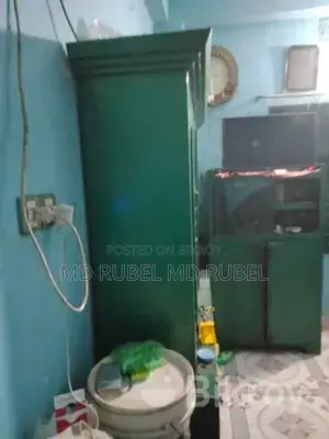 স্টিলের শোকেস অনেক সুন্দর অর্ডার দিয়ে বানানো