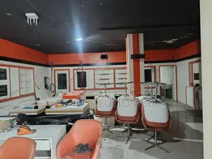 গুলশান ২-এ নিচতলায় রেস্টুরেন্ট / শোরুম স্পেস ভাড়া