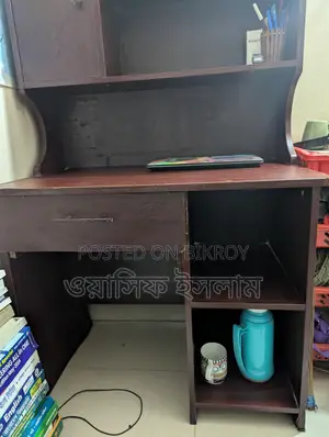 এই রিডিং টেবিলটি বিক্রি হবে