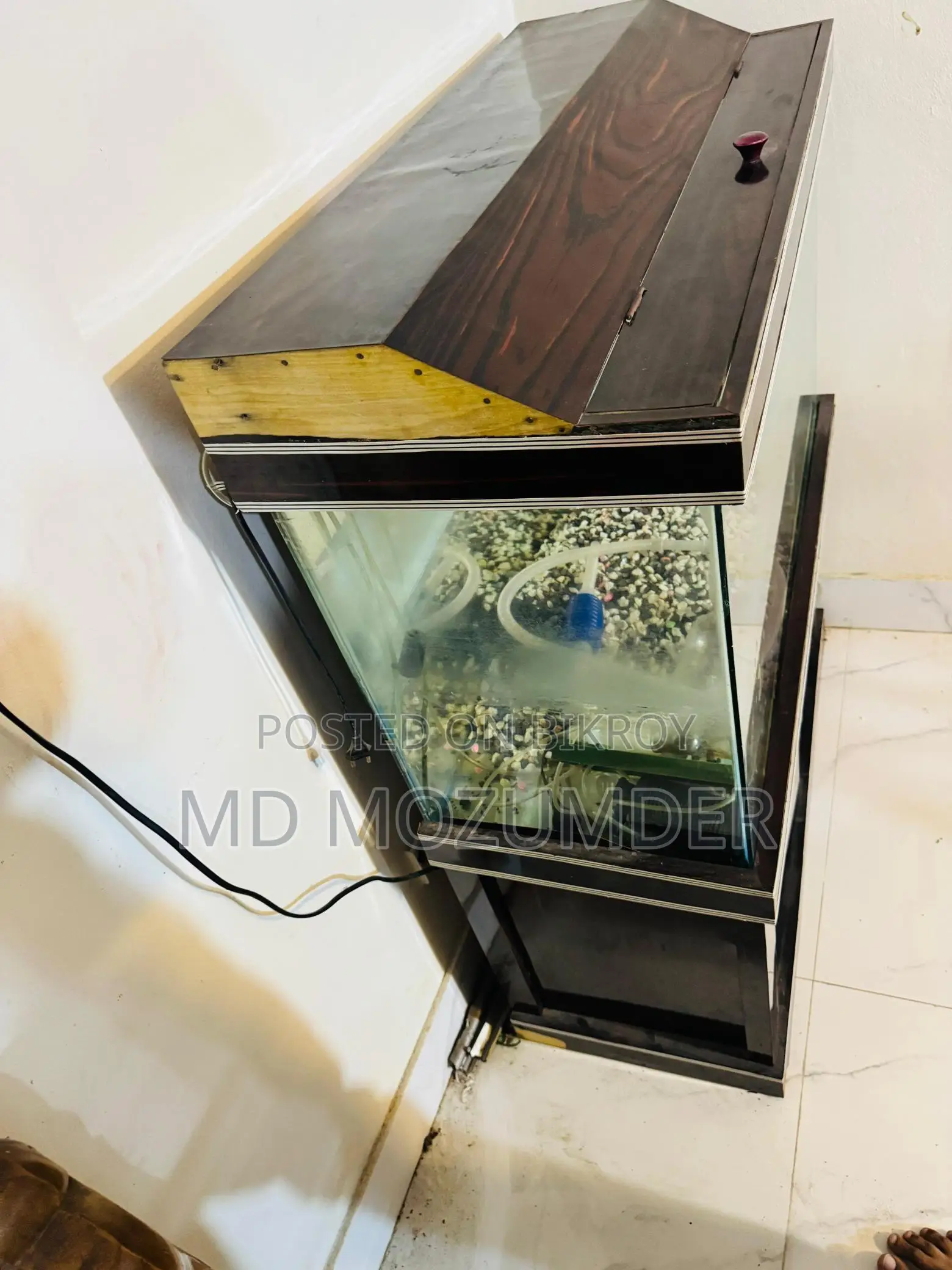 একুরিয়াম বিক্রি করা হবে