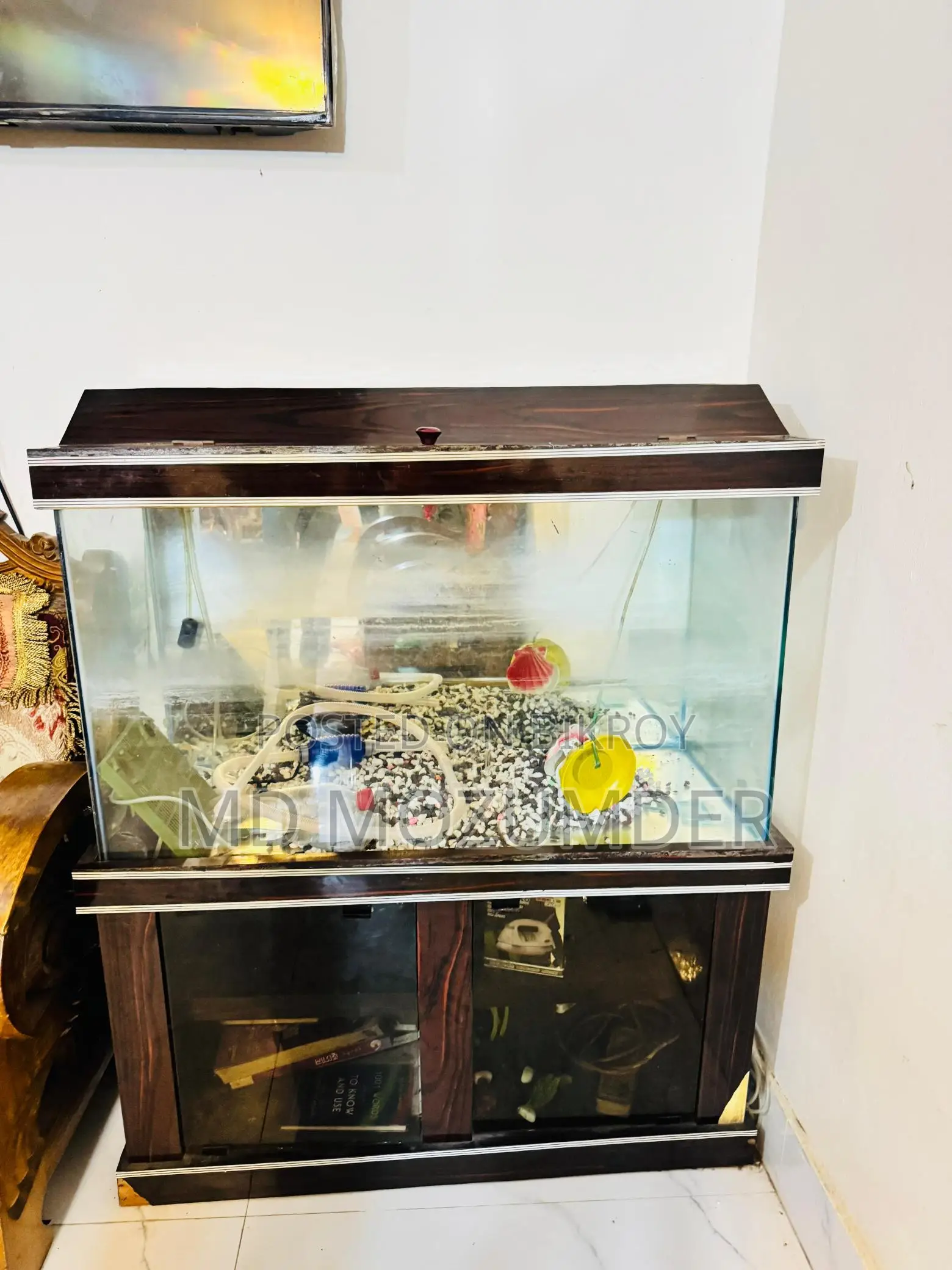 একুরিয়াম বিক্রি করা হবে