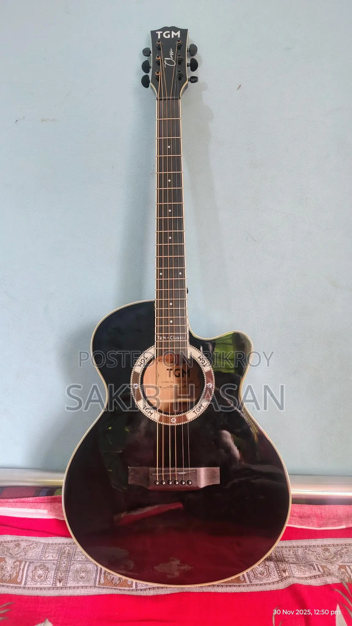 Guitar for Sale Due to Urgent Need for Money