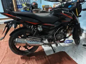 Bajaj Pulsar 150 . 2018