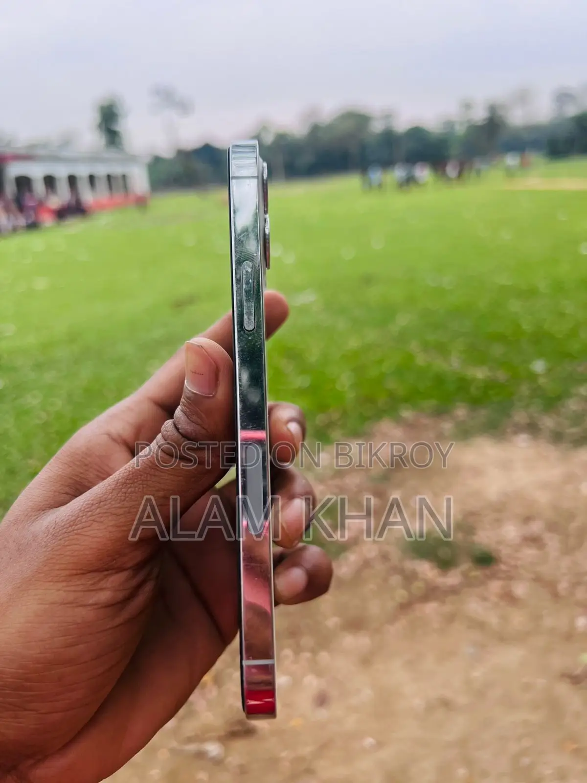 Apple iPhone 13 (Used)