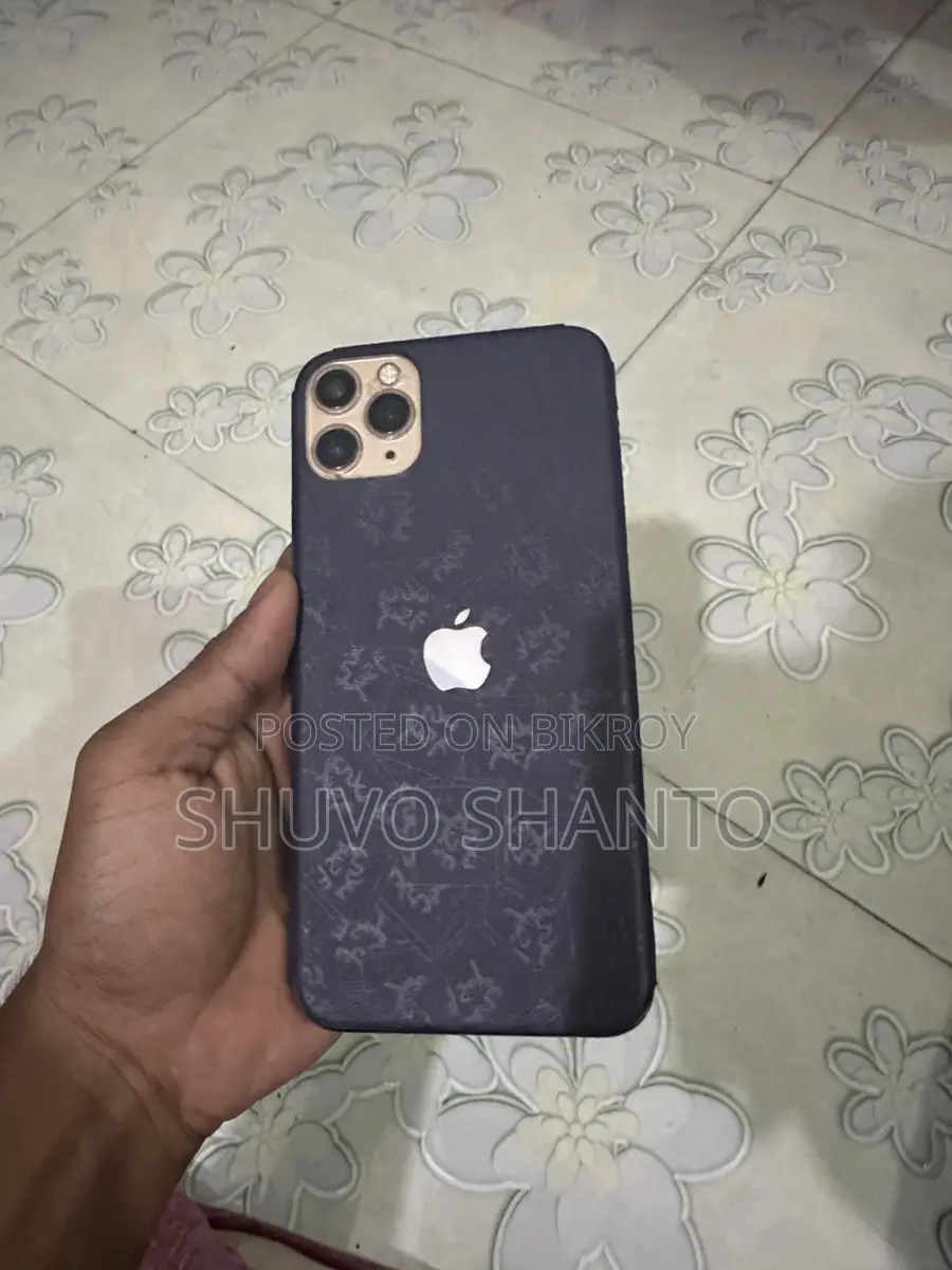 Apple iPhone 11 Pro Max . (Used)