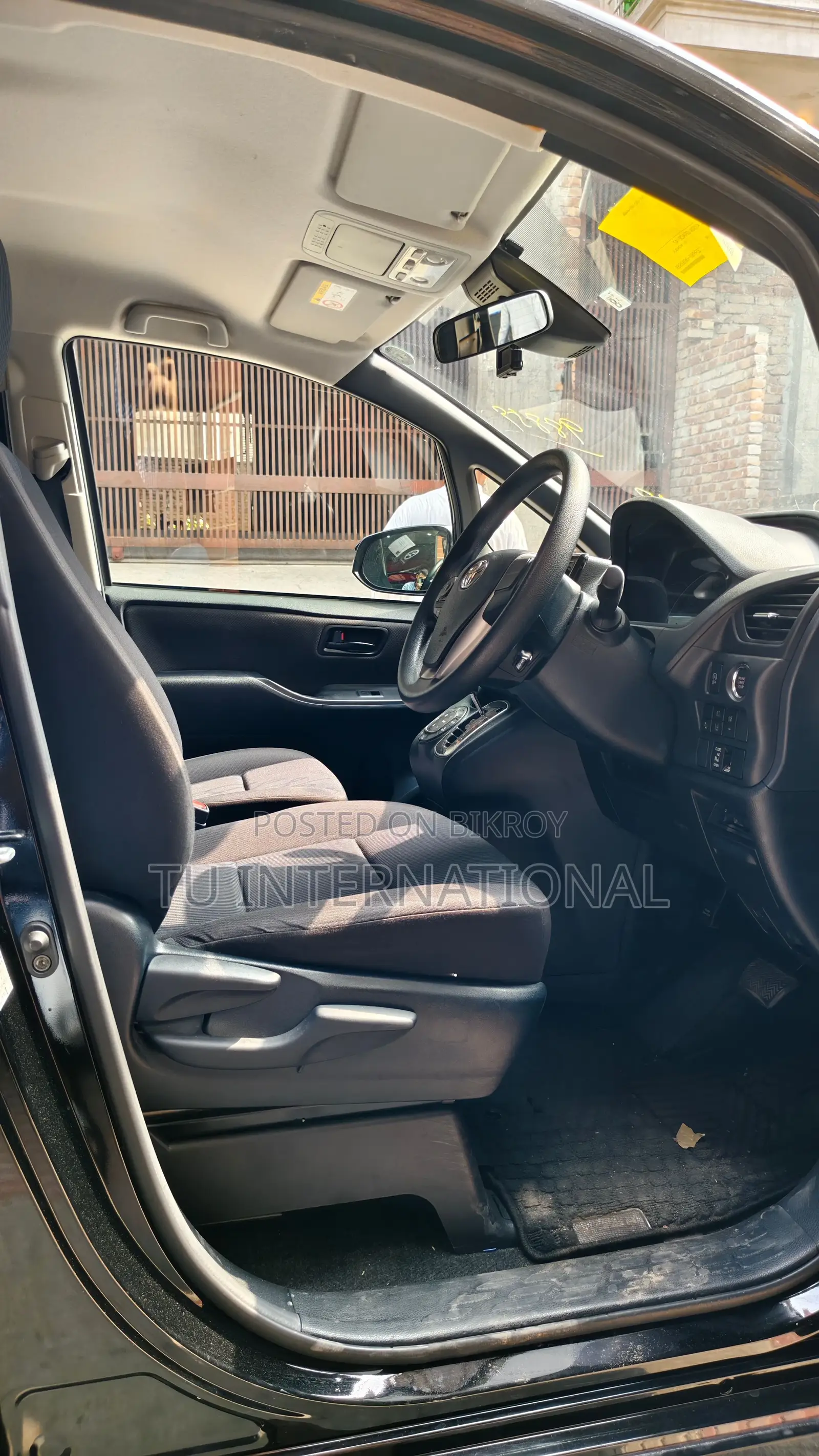 Toyota Noah PUSH START 2021