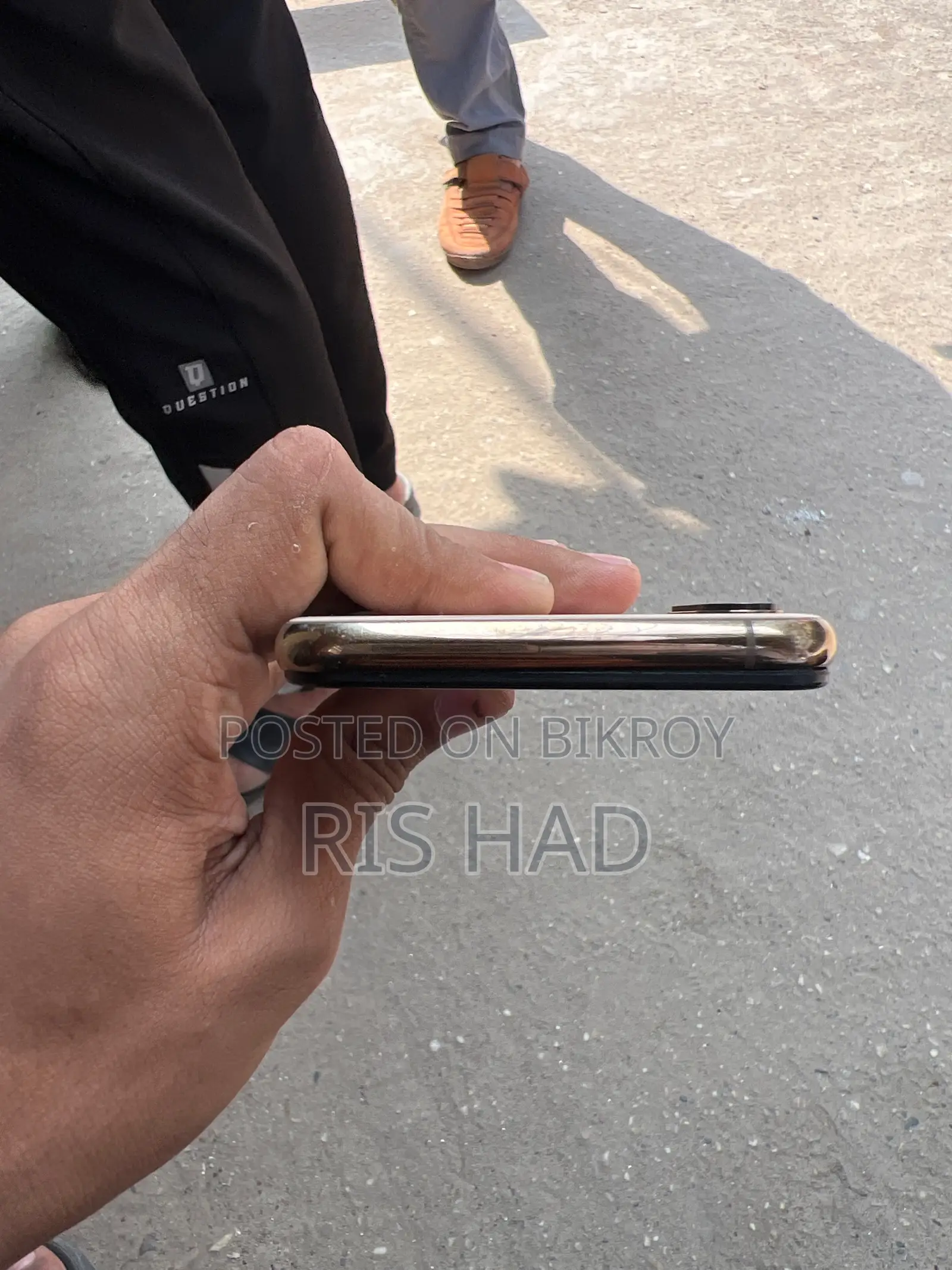 Apple iPhone XS (Used)