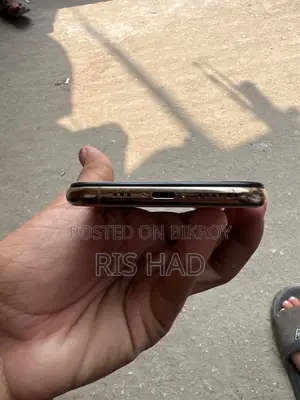 Apple iPhone XS (Used)