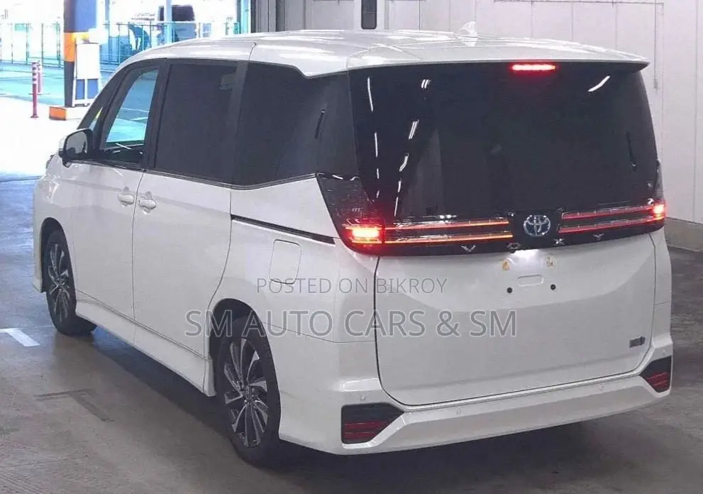 Toyota Voxy Hybrid SZ Pearl New 2022
