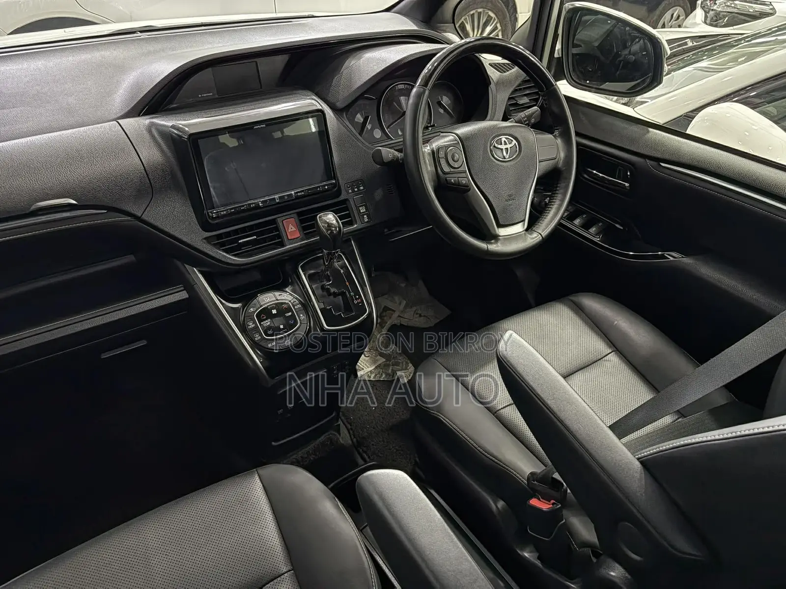 Toyota Esquire SUNROOF 2020