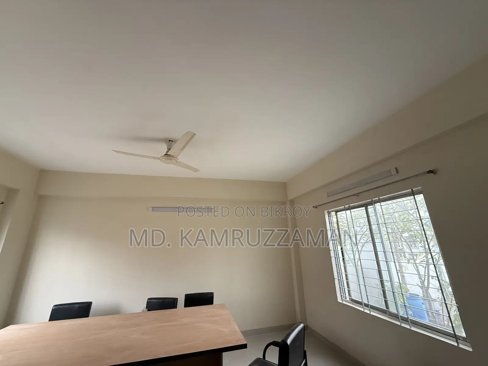 Meeting table with chair (otobi)