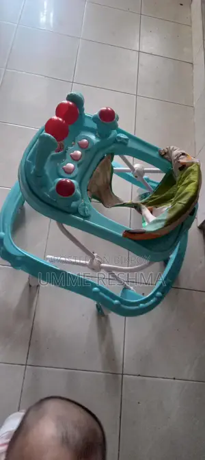ওয়াকার গাড়ি