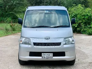 Toyota Noah Townace 2010