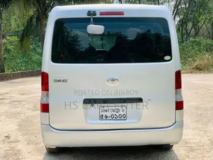 Toyota Noah Townace 2010