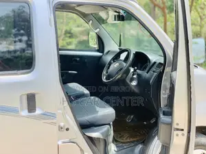 Toyota Noah Townace 2010