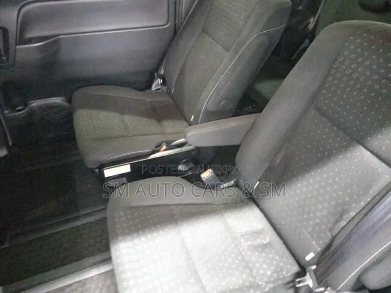 Toyota Noah Hybrid G Black 2021