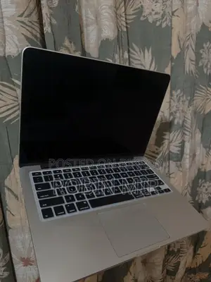 Macbook Pro 8+256 GB
