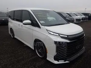 Toyota Voxy Hybrid SZ Pearl New 2023